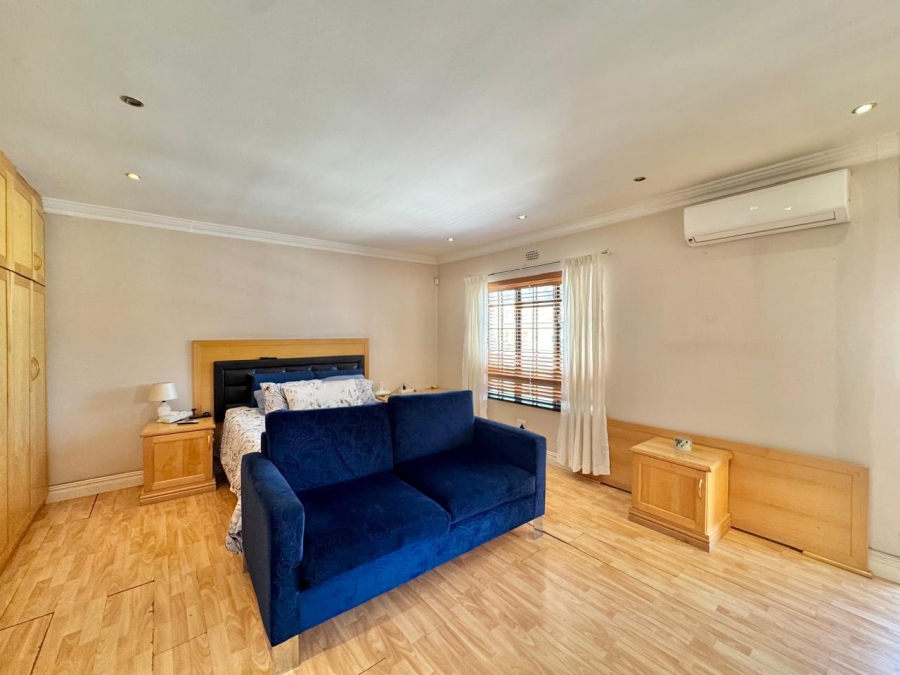 4 Bedroom Property for Sale in Zonnebloem Western Cape